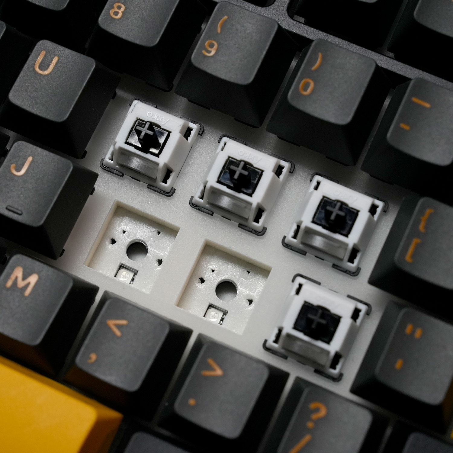 Akko 5087 V3 Tri-mode Keyboard - đánh giá và giá Gaming Keyboard Types